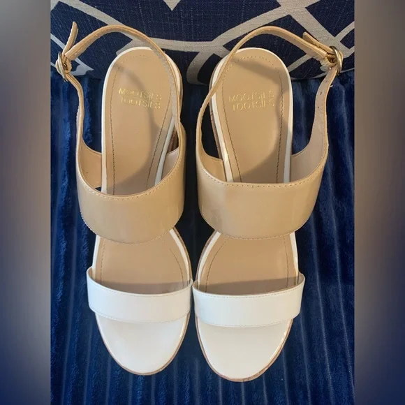 Sandals with wedge heels and adjustable ankle strap - Picture 2 of 7